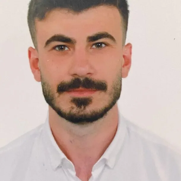 Av. Eren Aydar
